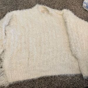 NWOT pol fizzy sweater 100% polyester